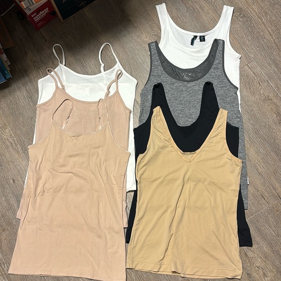 Lot of  Basic Tank tops - Picture 3 of 15